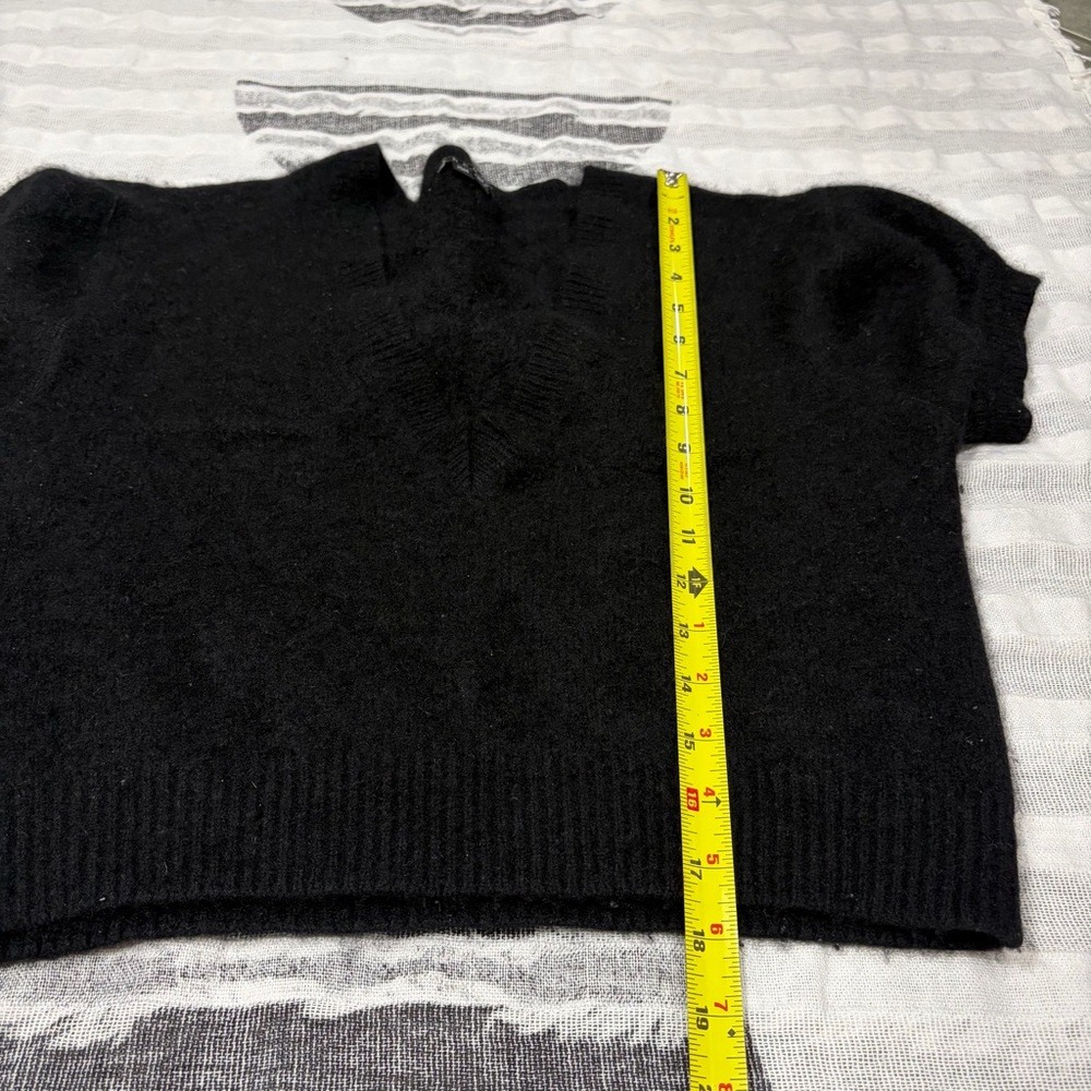 Theory Black Short Sleeve V-Neck Crop Top - Picture 9 of 9